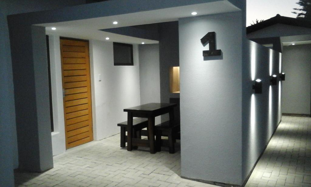 Tiende Laan Bed & Breakfast And Self-Catering Walvis Bay Oda fotoğraf
