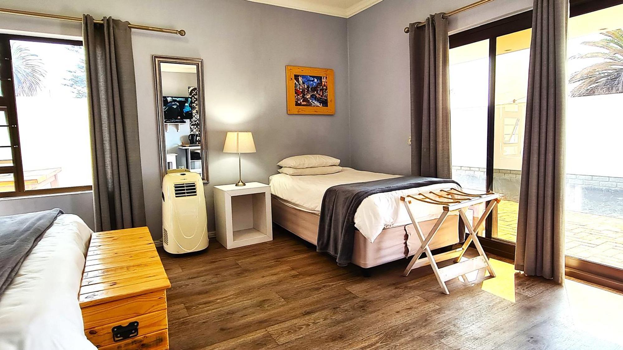 Tiende Laan Bed & Breakfast And Self-Catering Walvis Bay Dış mekan fotoğraf