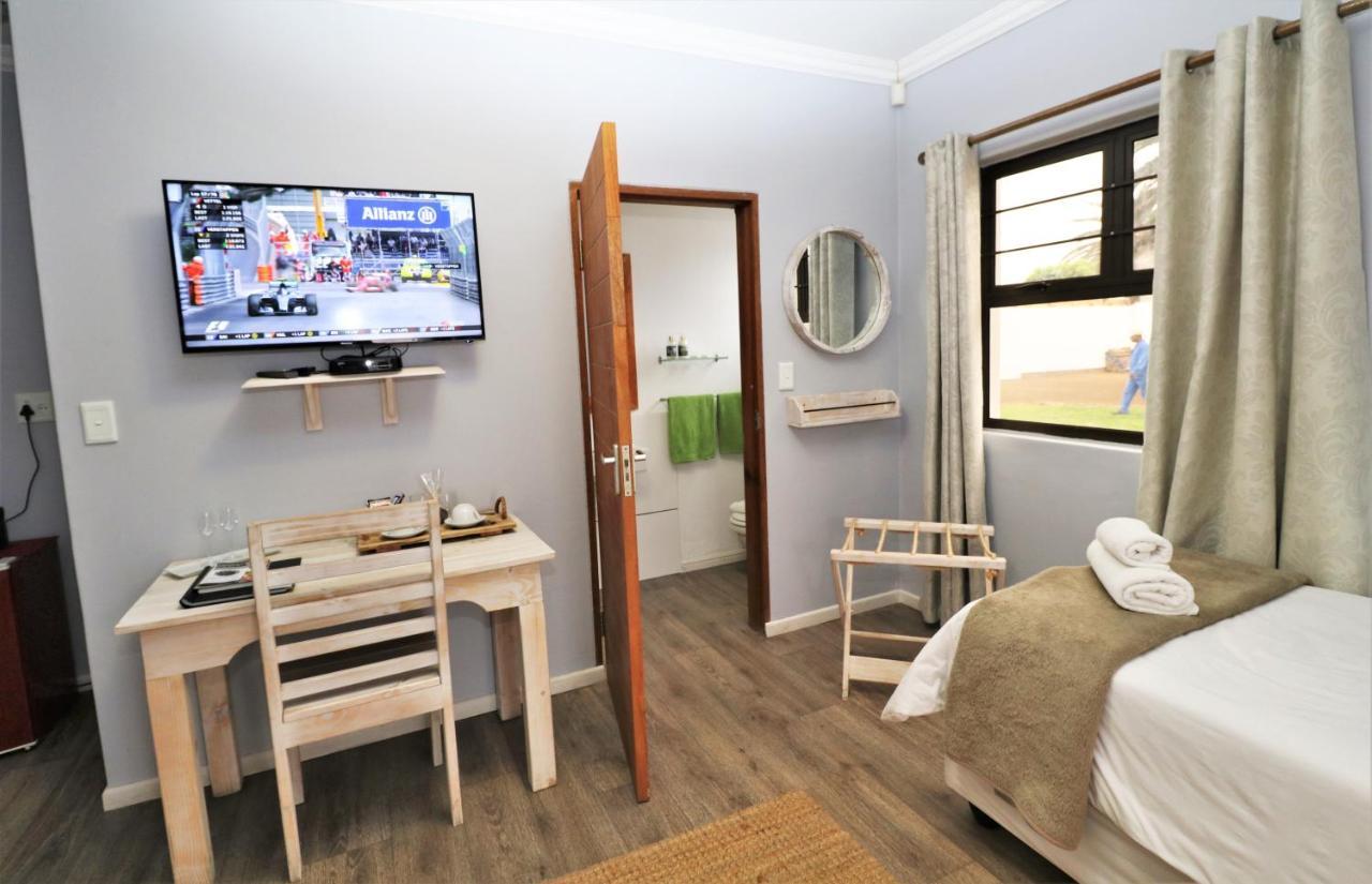 Tiende Laan Bed & Breakfast And Self-Catering Walvis Bay Dış mekan fotoğraf